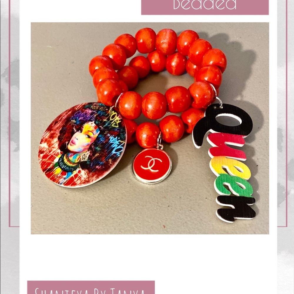 Beaded bracelet with charms